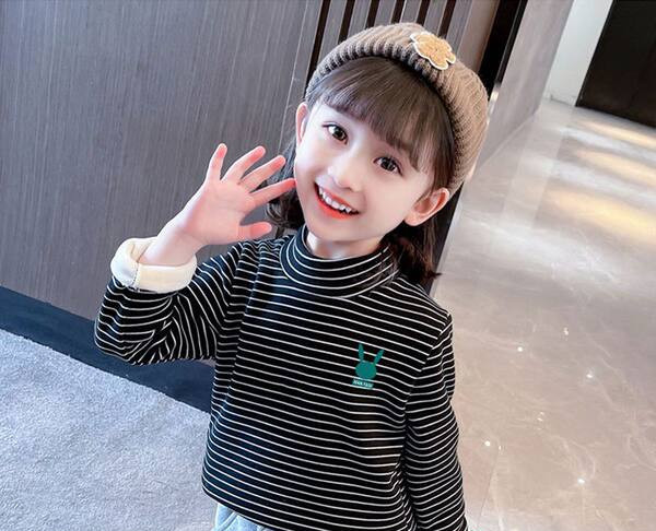 Κομψή ριγέ μπλούζα για κορίτσια με κέντημα