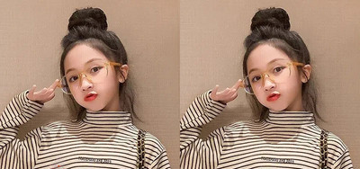 Triibuline kõrge kraega lastepluus