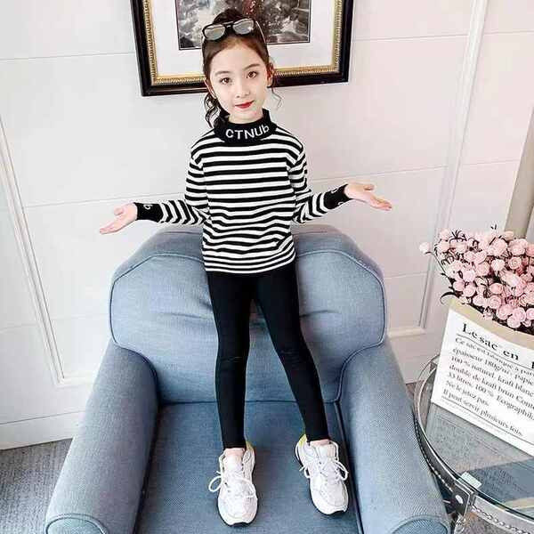 Παιδική μπλούζα με ψηλό γιακά και επιγραφή