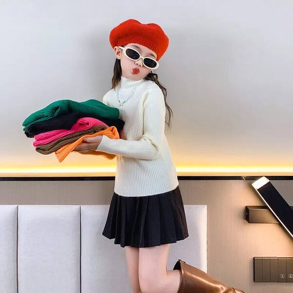 Tüdrukute talvepluus polo krae ja sooja voodriga