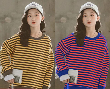 Bluză cu aplicație în dungi pentru fete