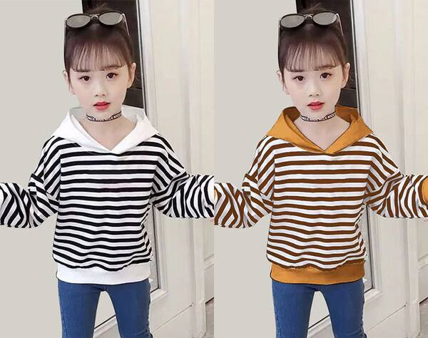 Pikkade varrukatega triibuline kapuutsiga pluus tüdrukule