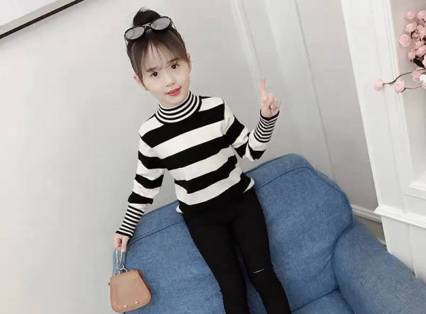 Παιδική ριγέ μπλούζα για κορίτσια