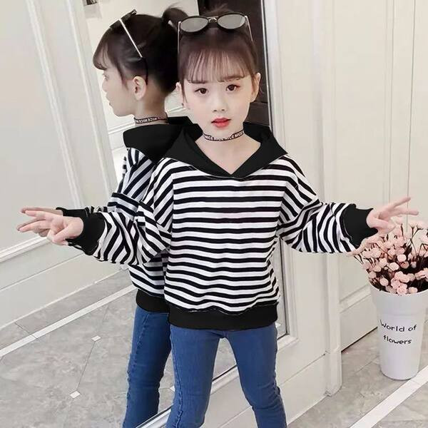 Παιδική ριγέ μπλούζα με κουκούλα για κορίτσια