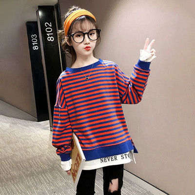 Δωρεάν μοτίβο ριγέ μπλούζα για κορίτσια με οβάλ λαιμόκοψη