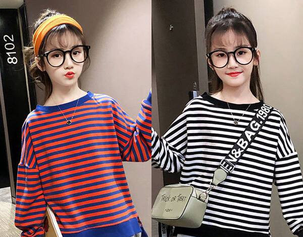 Δωρεάν μοτίβο ριγέ μπλούζα για κορίτσια με οβάλ λαιμόκοψη