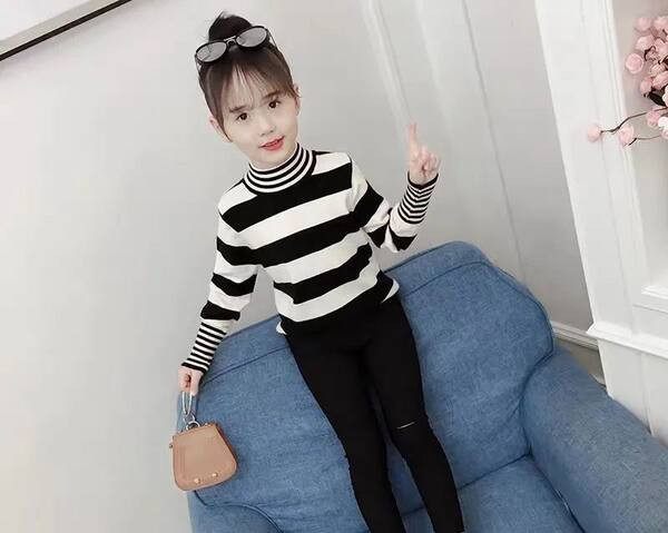 Παιδική ριγέ μπλούζα με γιακά πόλο για κορίτσια