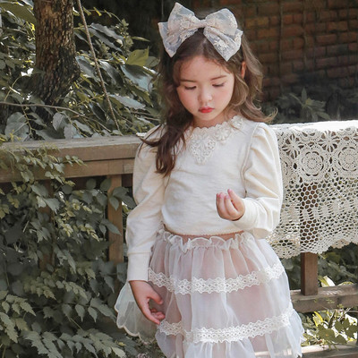 Μοντέρνα μπλούζα για κορίτσια με κέντημα