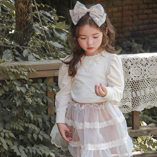 Μοντέρνα μπλούζα για κορίτσια με κέντημα