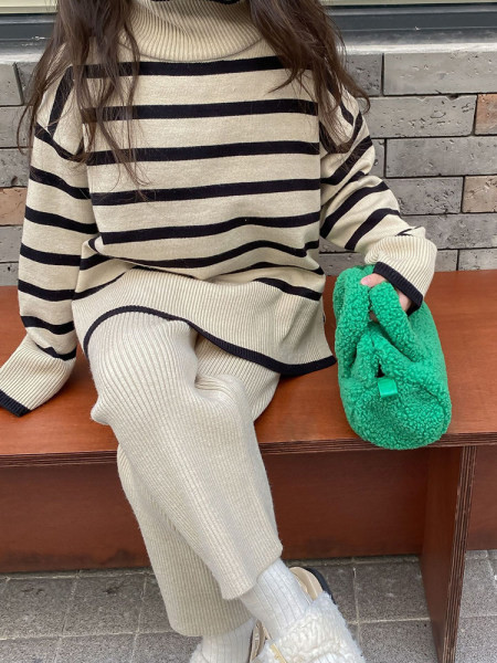 Laste triibuline kõrge polo kraega pluus tüdrukutele