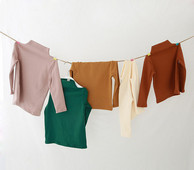 Μονόχρωμη μπλούζα με γιακά ζιβάγκο για κορίτσια