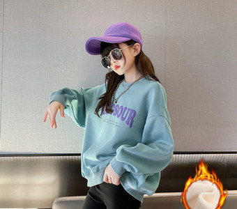 Φαρδιά μοντέλο μπλούζα για κορίτσια με οβάλ λαιμόκοψη και κεντητά γράμματα