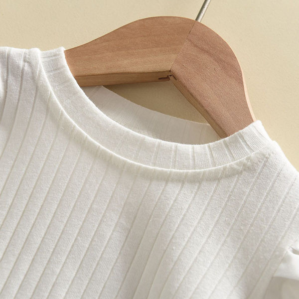 Moekas ovaalse dekoltee ja puhvis varrukatega pluus tüdrukutele