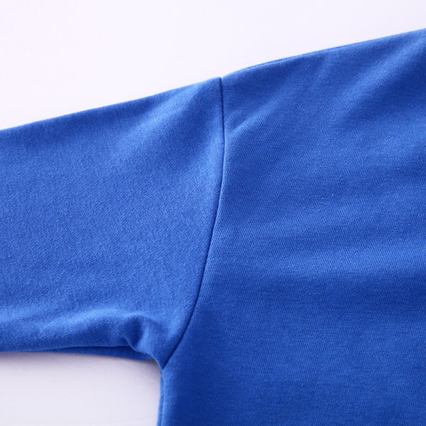 Μονόχρωμη μπλούζα για κορίτσια με οβάλ λαιμόκοψη και μακρύ μανίκι