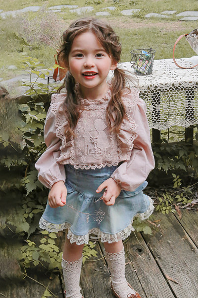 Moodne pitsiga lastesärk tüdrukutele