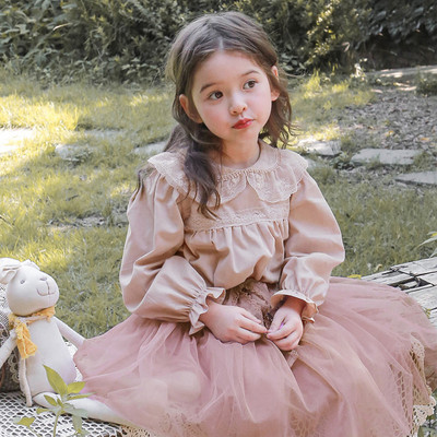 Moodne pitsiga lastepluus