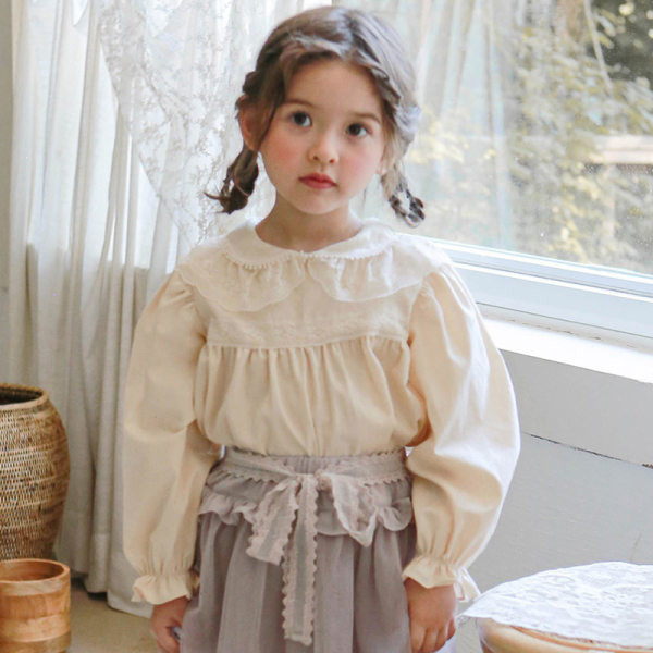 Moodne pitsiga lastepluus