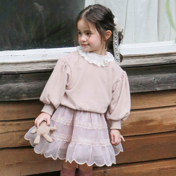 Παιδική μοντέρνα μπλούζα με δαντέλα