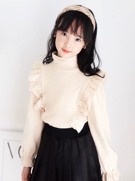 Μοντέρνα μπλουζάκι με γιακά πόλο για κορίτσια