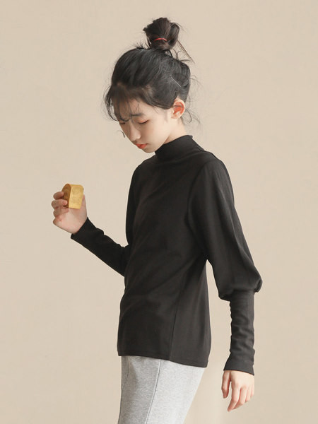 Παιδική μπλούζα - καθαρό μοντέλο σε δύο χρώματα