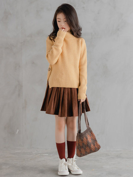 Μοντέρνο παιδικό πουλόβερ με ψηλό γιακά πόλο