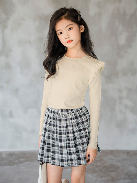 Laste vabaaja pikkade varrukatega pluus