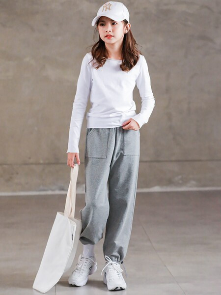 Κλασικό μοντέλο μπλούζα για κορίτσια με οβάλ λαιμόκοψη και μακριά μανίκια