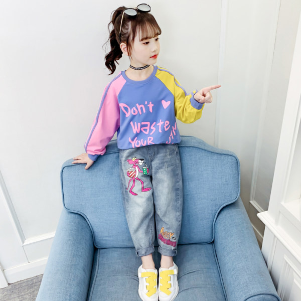 Νέο σχέδιο χρωματιστή μπλούζα για κορίτσια με επιγραφή