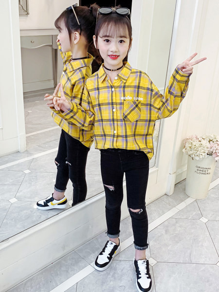 Καρό πουκάμισο για κορίτσια με κλασικό γιακά και κούμπωμα με κουμπιά