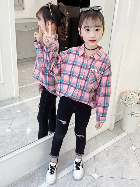 Καρό πουκάμισο για κορίτσια με κλασικό γιακά και κούμπωμα με κουμπιά