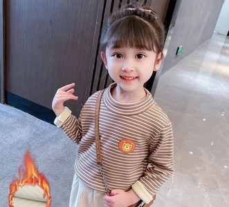 Casual παιδική μπλούζα με ριγέ πόλο γιακά