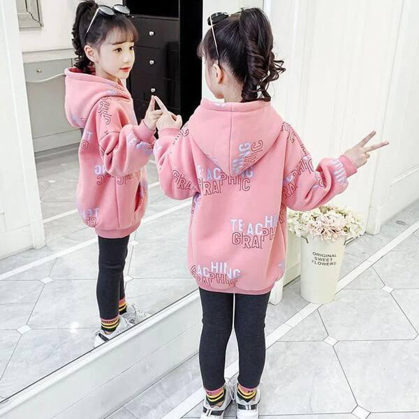 Ingyenes mintás tunika lányoknak kapucnival és felirattal