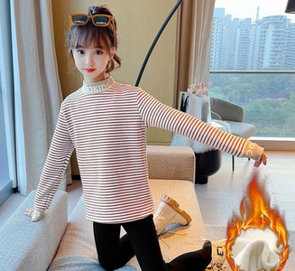 Παιδική ριγέ μπλούζα με γιακά πόλο και επιγραφή