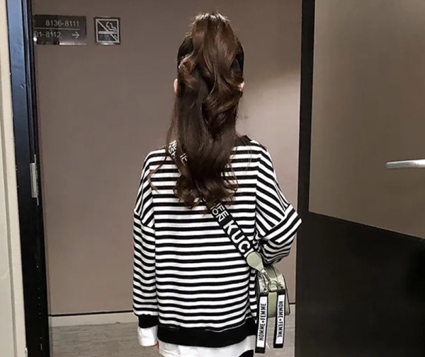 Casual παιδική ριγέ μπλούζα με στρογγυλή λαιμόκοψη