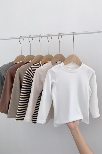 Ovaalse kaelusega ja pikkade varrukatega vabaaja lastepluus