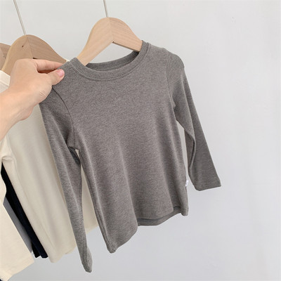 Μονόχρωμη παιδική μπλούζα με στρογγυλή λαιμόκοψη