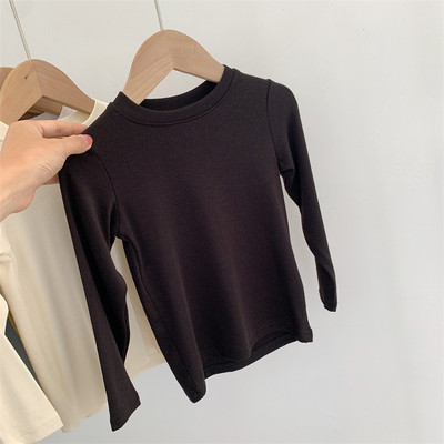 Μονόχρωμη παιδική μπλούζα με στρογγυλή λαιμόκοψη