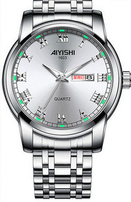 Hõbedase ja kuldse värviga naiste käekell