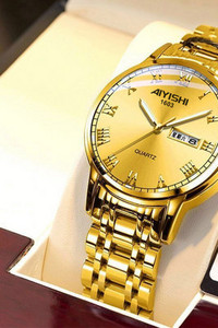 Hõbedase ja kuldse värviga naiste käekell