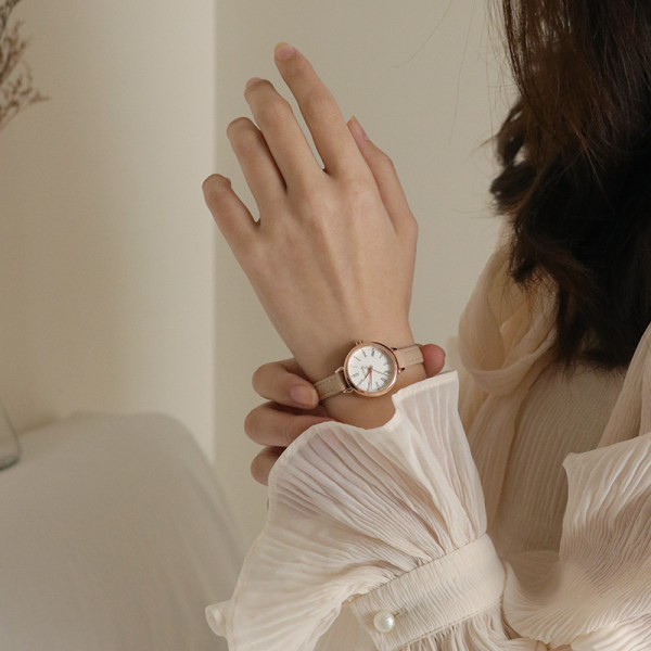 Γυναικείο ρολόι - με στρογγυλό σχήμα