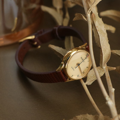 Ceas de dama cu curea din piele
