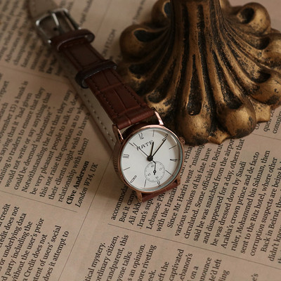 Ženski sat - sa kožnim remenom