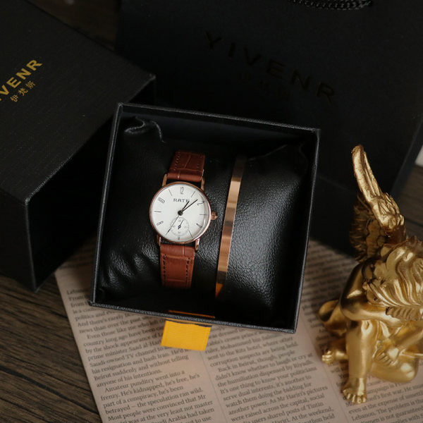 Ženski sat - sa kožnim remenom