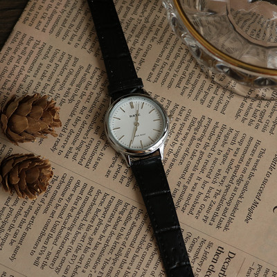 Ženski sat - okruglog oblika