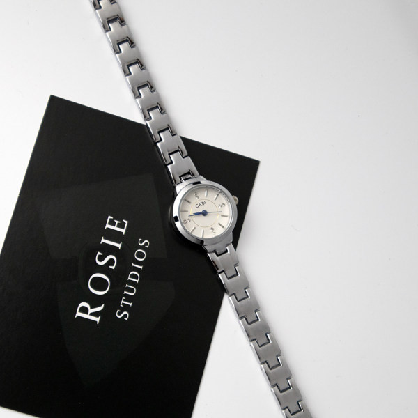 Ceas de dama - de culoare argintie