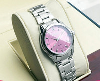 Hõbedast värvi naiste käekell