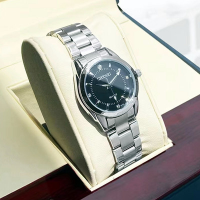 Hõbedast värvi naiste käekell