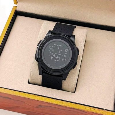 Naiste elektrooniline käekell musta värvi