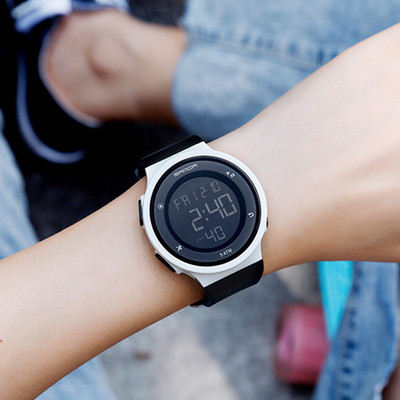 Ümmarguse kujuga veekindel käekell