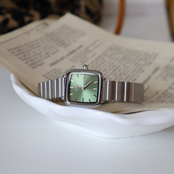 Γυναικείο ρολόι με τετράγωνο σχήμα